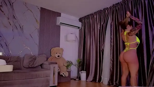 Snapshot of HannaByron chatting on 31, 3, 2026 HannaByron online show from 31, 3, 2026