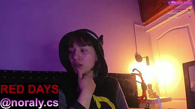 Snapshot of hey_noraly chatting on 3, 11, 2025 hey noraly online show from 3, 11, 2025