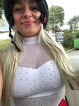 nicole valencia  online show from 9, 3, 2025