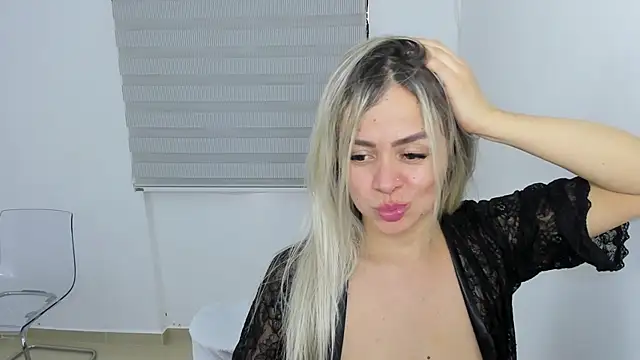 nicole valencia  online show from 5, 1, 2026