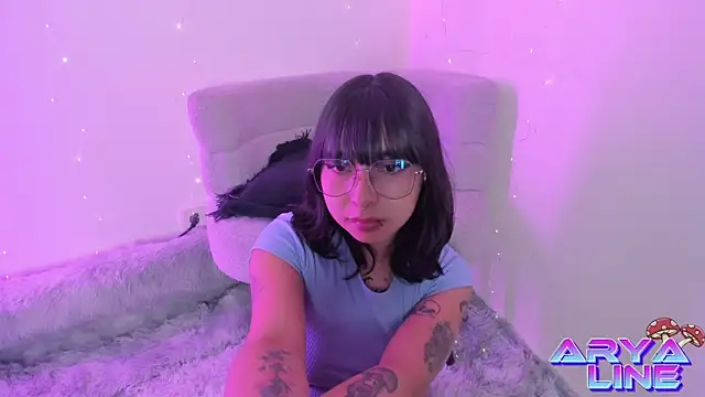 Snapshot of arysUwU chatting on 9, 4, 2026 arysUwU online show from 9, 4, 2026