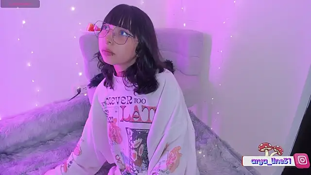 Snapshot of arysUwU chatting on 17, 4, 2026 arysUwU online show from 17, 4, 2026