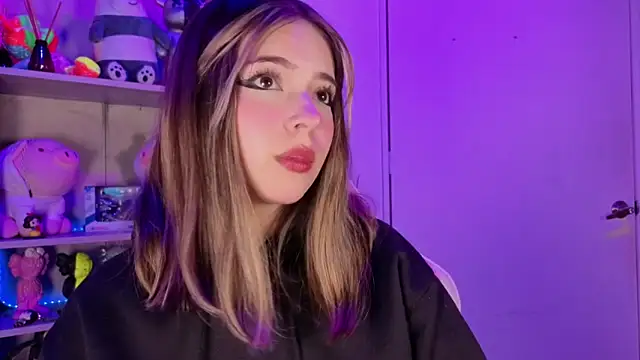 EmilyMiller  online show from 17, 4, 2026