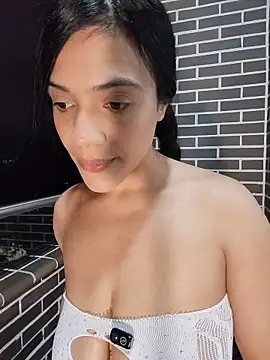 Snapshot of Deisy_Torres chatting on 2, 4, 2026 Deisy Torres online show from 2, 4, 2026