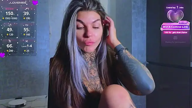 Snapshot of tattooedBabyy chatting on 3, 2, 2025 tattooedBabyy online show from 3, 2, 2025