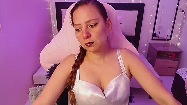 camila delarosa online show from 6, 6, 2026