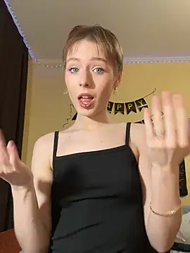 Crayzy Luv online show from 9, 3, 2025