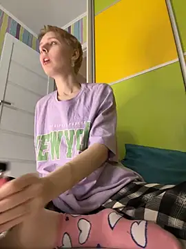 Crayzy Luv online show from 19, 3, 2025