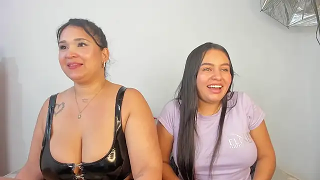 Snapshot of sharon_strom chatting on 21, 2, 2025 sharon strom online show from 21, 2, 2025