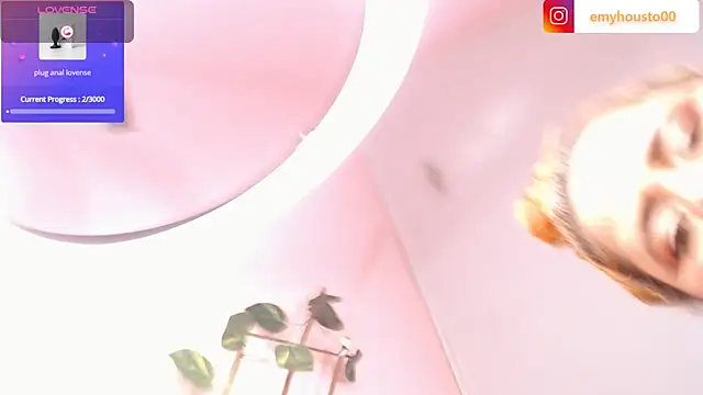 Snapshot of emyhouston00 chatting on 12, 3, 2025 emyhouston00 online show from 12, 3, 2025