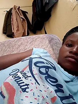 Snapshot of petite_babe chatting on 10, 3, 2026 petite babe online show from 10, 3, 2026