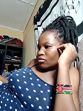 Snapshot of petite_babe chatting on 31, 3, 2026 petite babe online show from 31, 3, 2026