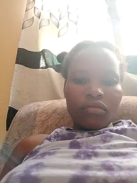 Snapshot of petite_babe chatting on 6, 4, 2026 petite babe online show from 6, 4, 2026