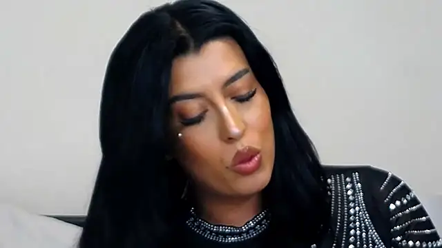 Snapshot of GiseleReine chatting on 4, 2, 2025 GiseleReine online show from 4, 2, 2025