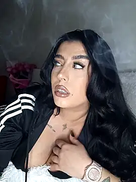 Snapshot of GiseleReine chatting on 8, 3, 2025 GiseleReine online show from 8, 3, 2025