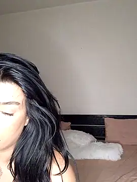 Snapshot of GiseleReine chatting on 13, 3, 2025 GiseleReine online show from 13, 3, 2025