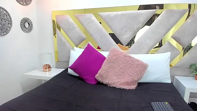 Oriana Guzman online show from 17, 2, 2025