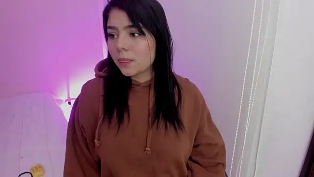 Snapshot of Oriana_Guzman chatting on 21, 4, 2026 Oriana Guzman online show from 21, 4, 2026