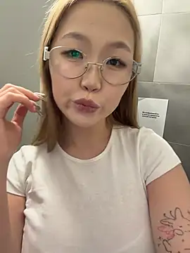 Snapshot of Aiko_Yumi chatting on 14, 3, 2026 Aiko Yumi online show from 14, 3, 2026