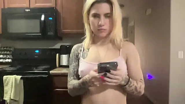 NatalieKneals online show from 5, 1, 2025