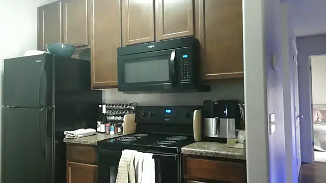 NatalieKneals online show from 12, 2, 2025