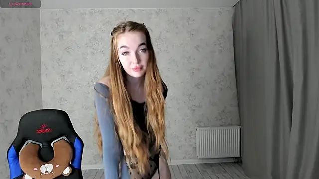 Snapshot of LissaCain chatting on 3, 12, 2024 LissaCain online show from 3, 12, 2024