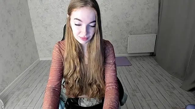 Snapshot of LissaCain chatting on 6, 2, 2025 LissaCain online show from 6, 2, 2025