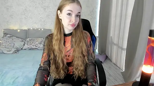 Snapshot of LissaCain chatting on 21, 9, 2025 LissaCain online show from 21, 9, 2025