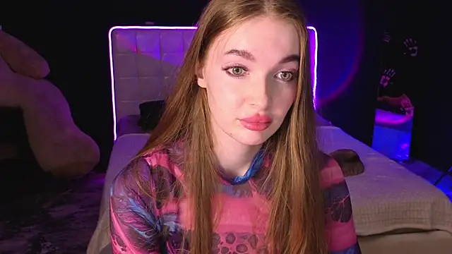 Snapshot of LissaCain chatting on 18, 11, 2025 LissaCain online show from 18, 11, 2025