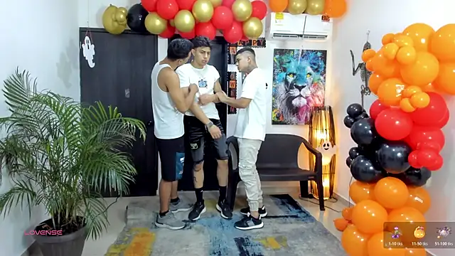 Snapshot of badguyss_bisex chatting on 22, 10, 2025 badguyss bisex online show from 22, 10, 2025