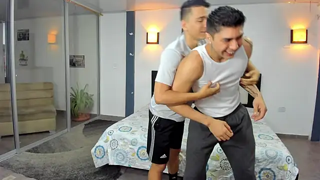 Snapshot of badguyss_bisex chatting on 19, 1, 2026 badguyss bisex online show from 19, 1, 2026