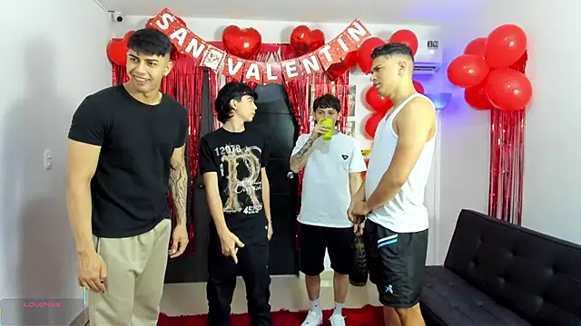 Snapshot of badguyss_bisex chatting on 9, 2, 2026 badguyss bisex online show from 9, 2, 2026