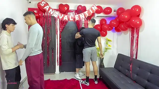 Snapshot of badguyss_bisex chatting on 10, 2, 2026 badguyss bisex online show from 10, 2, 2026