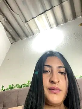 Snapshot of alondra_darling chatting on 25, 10, 2025 alondra darling online show from 25, 10, 2025