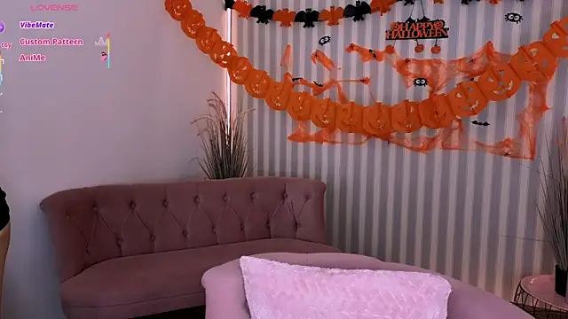 Snapshot of CosmicFaye chatting on 21, 10, 2025 CosmicFaye online show from 21, 10, 2025