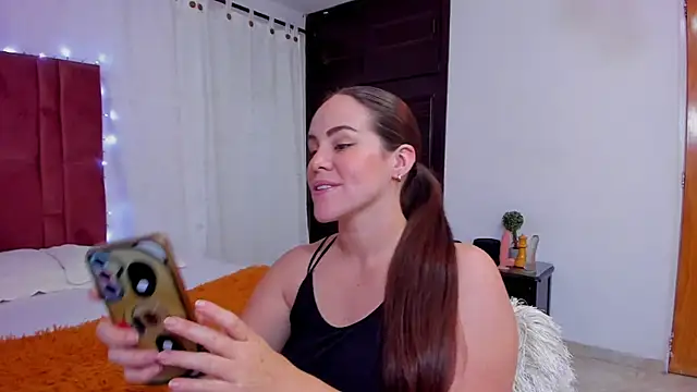 Snapshot of AURORA_FRANKLIN chatting on 8, 1, 2025 AURORA FRANKLIN online show from 8, 1, 2025