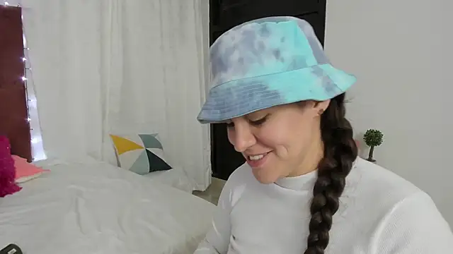 Snapshot of AURORA_FRANKLIN chatting on 10, 3, 2025 AURORA FRANKLIN online show from 10, 3, 2025