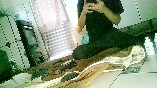 UncutToyBoy23cm online show from 21, 10, 2025