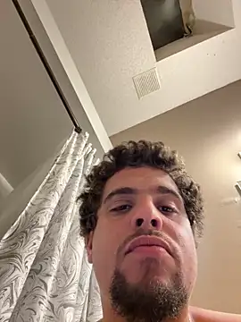 Snapshot of bigitaliandic chatting on 3, 12, 2024 bigitaliandic online show from 3, 12, 2024