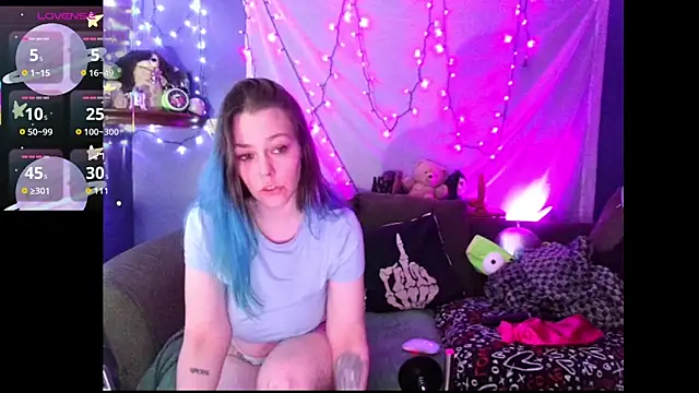 EverlyEster online show from 1, 2, 2026