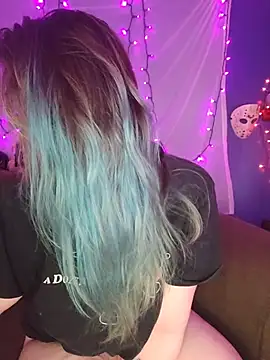 EverlyEster online show from 26, 4, 2026
