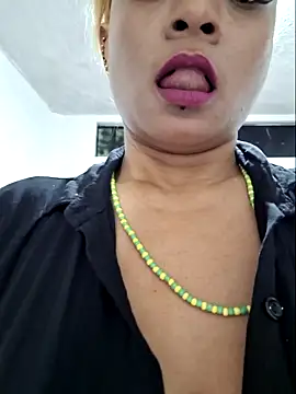 gatadeojosclaros online show from 2, 11, 2025