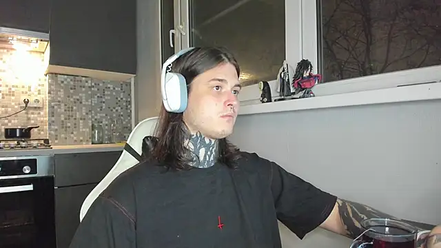 Snapshot of _torfin_ chatting on 1, 3, 2025 torfin online show from 1, 3, 2025