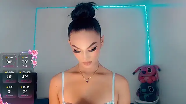 Snapshot of _Riannagarcia_ chatting on 10, 10, 2025 Riannagarcia online show from 10, 10, 2025