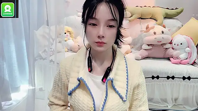 Snapshot of AKiKi711 chatting on 2, 11, 2025 AKiKi711 online show from 2, 11, 2025