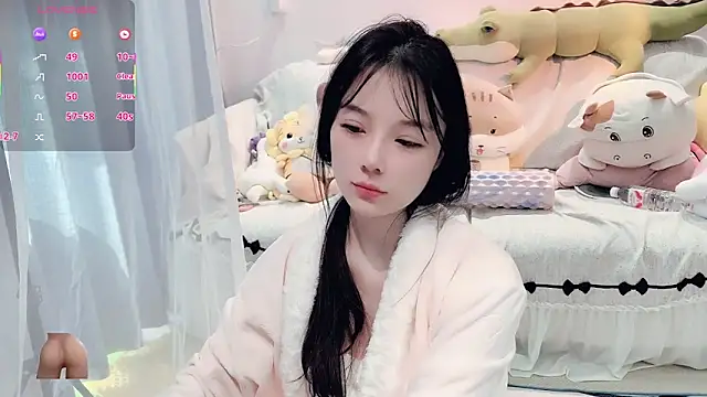 Snapshot of AKiKi711 chatting on 5, 12, 2025 AKiKi711 online show from 5, 12, 2025