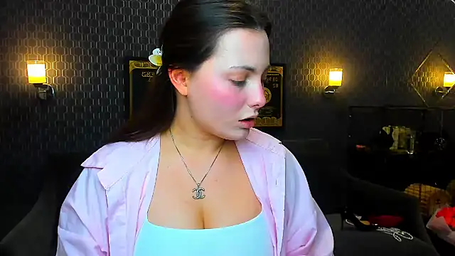 Snapshot of _extraterrestrial_ chatting on 28, 10, 2025  extraterrestrial  online show from 28, 10, 2025