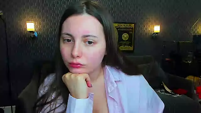 Snapshot of _extraterrestrial_ chatting on 17, 11, 2025 extraterrestrial online show from 17, 11, 2025