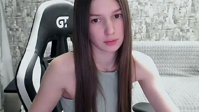 Snapshot of MissMiaCutie chatting on 21, 2, 2025 MissMiaCutie online show from 21, 2, 2025