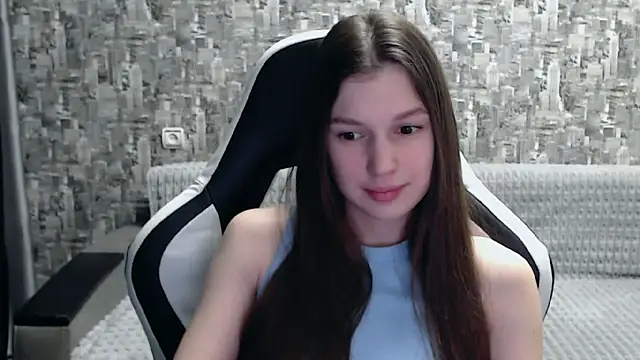 Snapshot of MissMiaCutie chatting on 5, 3, 2025 MissMiaCutie online show from 5, 3, 2025